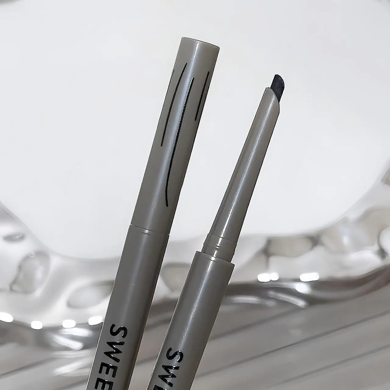 Silky Long-lasting Eye Liner Pencil Eyeliner Pen Natural Matte Wine Red Eyeliner Easy To Color Waterproof Eye Make Up Cosmetics
